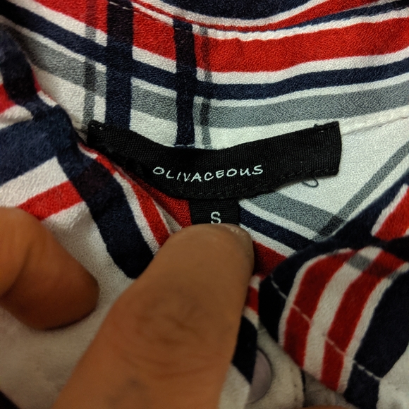 Oliviaceous button down plaid top size small - Picture 6 of 6